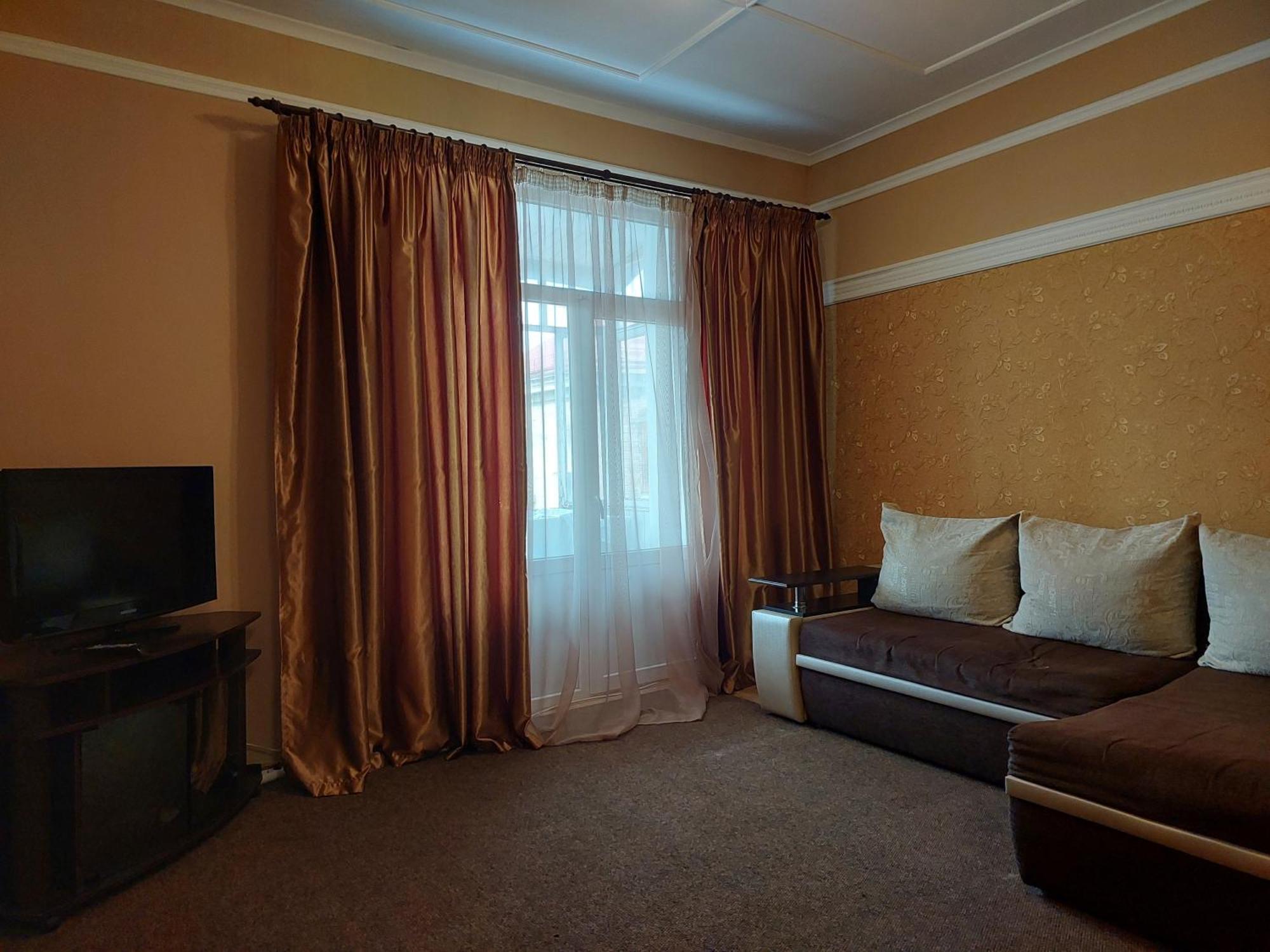 Двокімнатні Апартаменти У Центрі Lutsʼk Exteriör bild